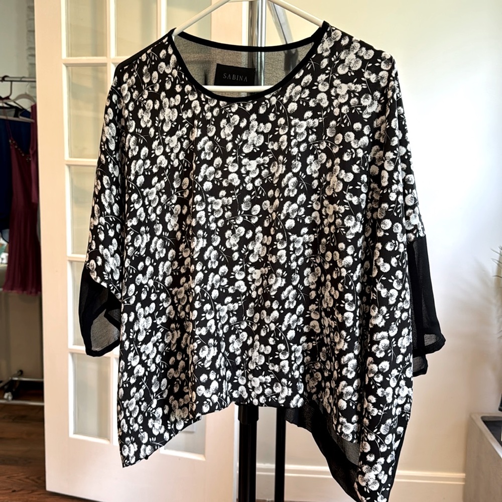 Sabina Black and White Oversized Blouse